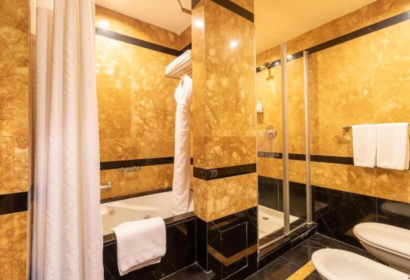 سوئیت با تخت بزرگ, Holiday Inn Kuwait By Ihg