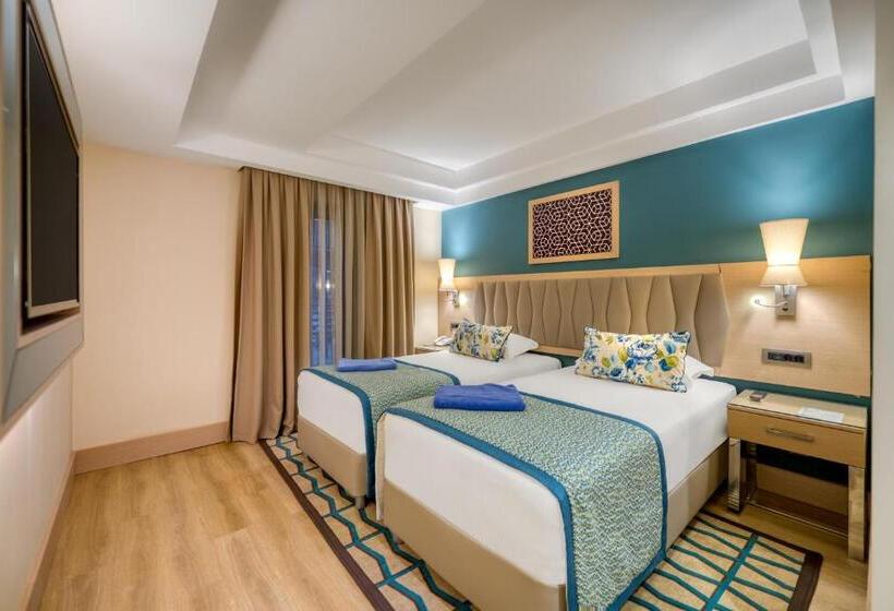 Люкс Вид на Бассейн, Megasaray Club Belek