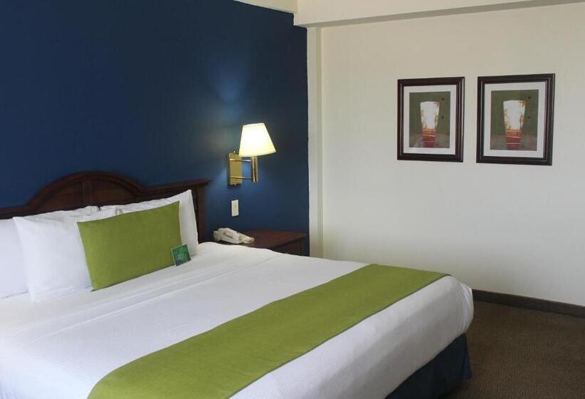 キングサイズベッドのスタンダードルーム, Best Western Plus Los Mochis