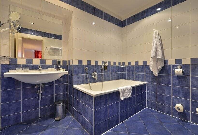 اتاق استاندارد با چشم‌انداز, Ea Hotel Jeleni Dvur Prague Castle