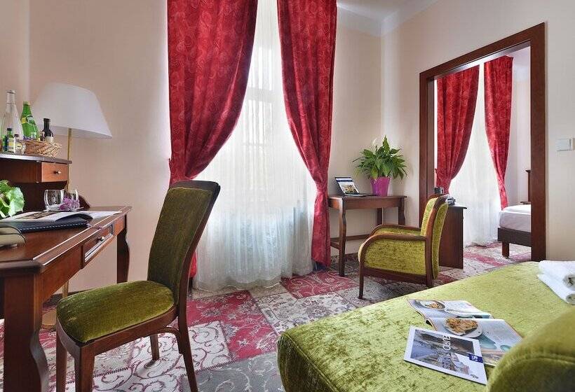 سوییت جونیور, Ea Hotel Jeleni Dvur Prague Castle