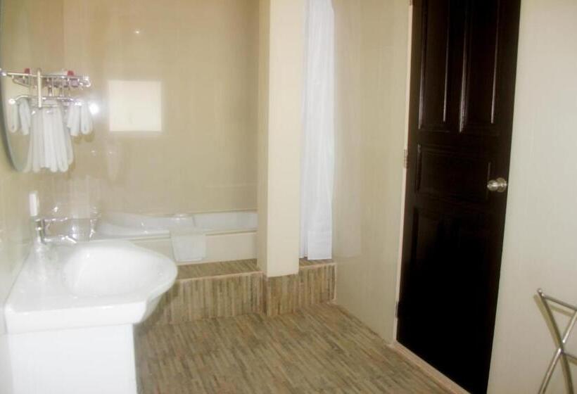 Люкс 2 Спальни, Melasti Beach Resort & Spa Legian