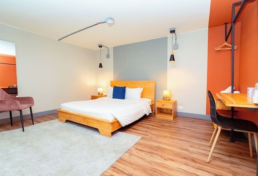 Номер Стандарт, Socialtel Medellin   Formerly Selina Medellin