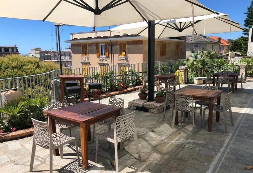 Номер Стандарт, Mh Hotel Varazze