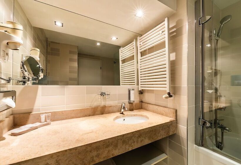 Quarto Estandar, Atrium Fashion