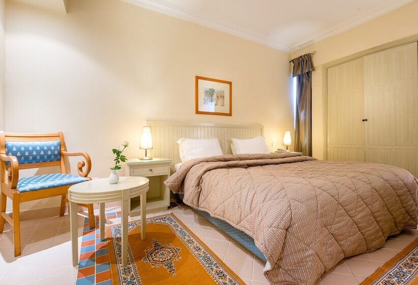 سوییت جونیور, Hôtel Farah Safi