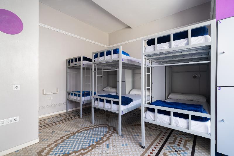 سرير فى غرفة مشتركة مزودة بحمام مشترك, Purple Nest Hostel