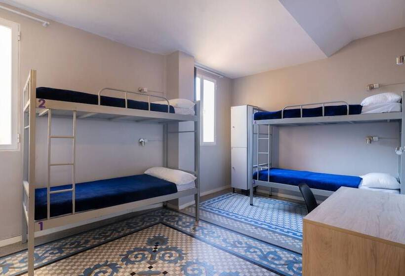 سرير فى غرفة مشتركة مزودة بحمام مشترك, Purple Nest Hostel