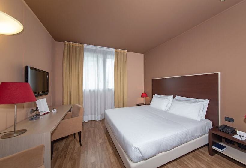 غرفة كلاسيكية ثلاثية, Art Hotel Olympic