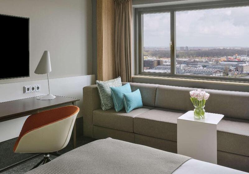 带观景的高级间, Mövenpick Hotel Amsterdam City Centre