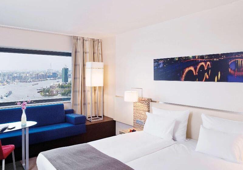 带观景的高级间, Mövenpick Hotel Amsterdam City Centre