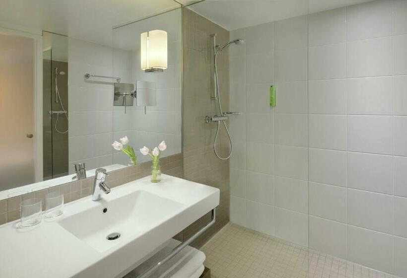 Номер Executive Кровать Кинг, Mövenpick Hotel Amsterdam City Centre