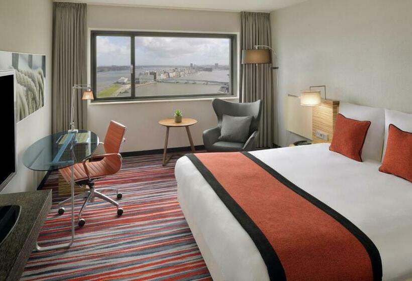 클래식 룸 킹 침대, Mövenpick Hotel Amsterdam City Centre