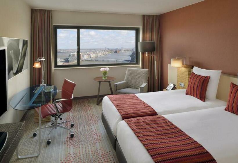 Номер Executive, Mövenpick Hotel Amsterdam City Centre