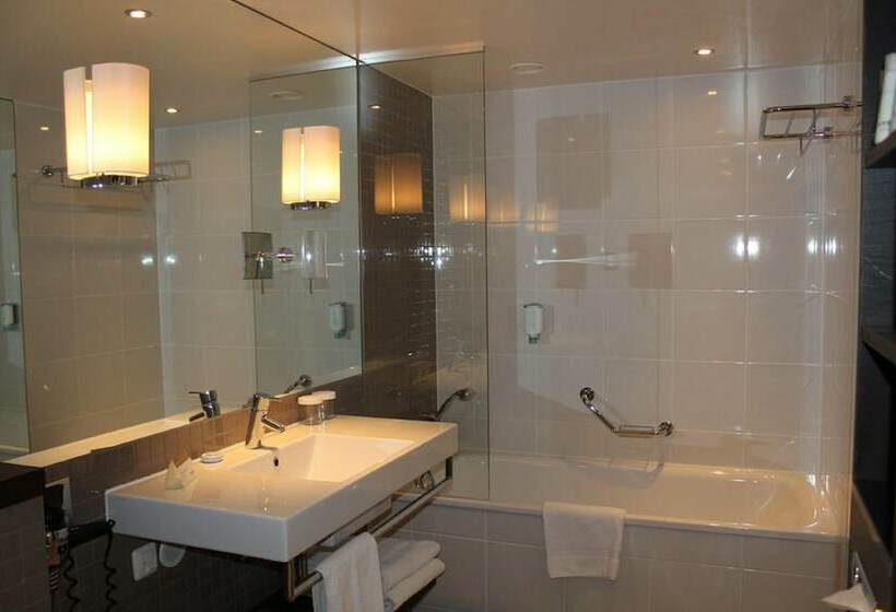 클래식 전망객실, Mövenpick Hotel Amsterdam City Centre