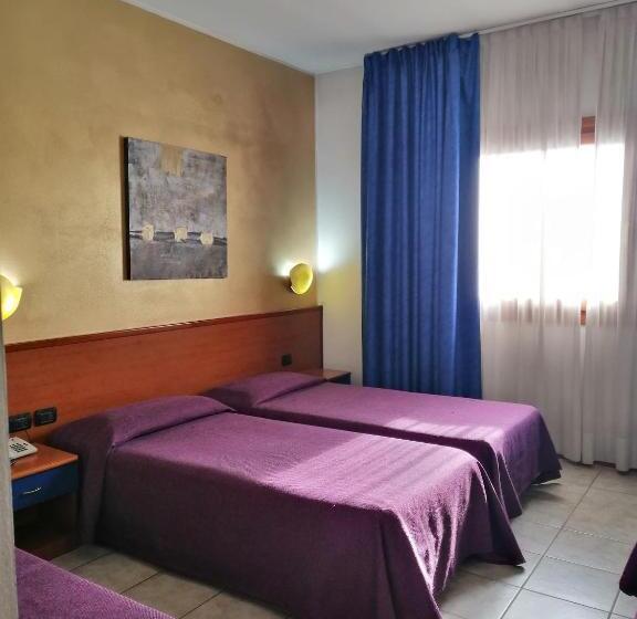 Номер Стандарт Трехместный, Ahr Hotel Antille