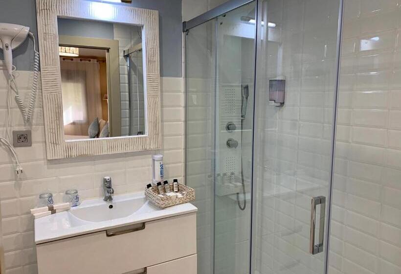 Люкс Повышенной Комфортности, Akla Hotel Palacio Torre De Ruesga