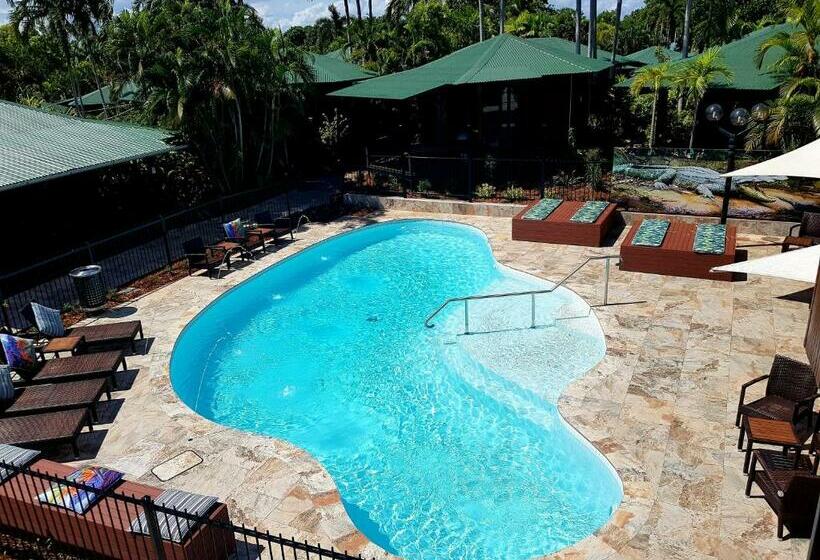 스탠다드 방갈로, Palms City Resort