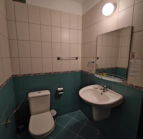 可看到停车场的标准间, Park Hotel Briz   All Inclusive & Free Parking