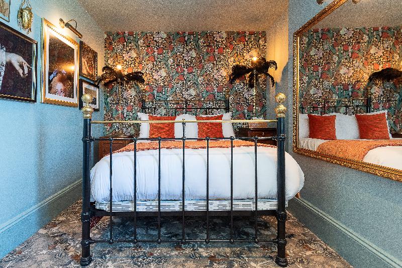 Номер Стандарт, Clementine S Guest House
