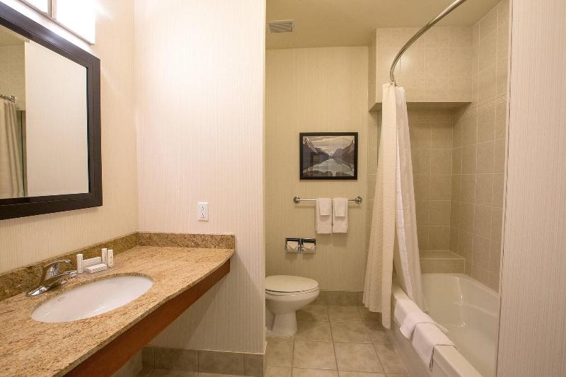 キングサイズベッドのスタンダードルーム, Courtyard By Marriott St. John S Newfoundland