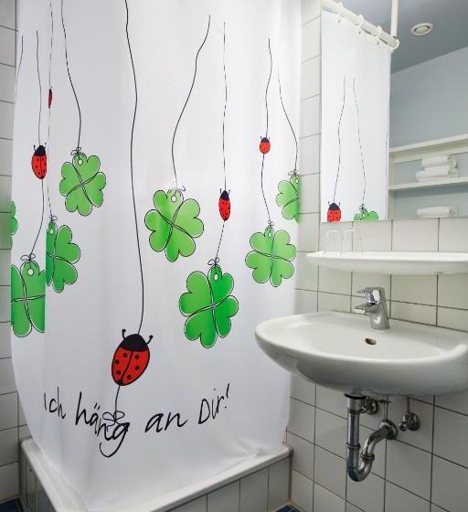Quarto Triplo Estandar, Gasteresidenz Pelikanviertel