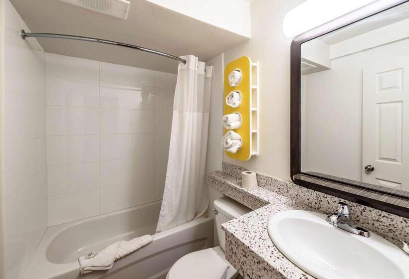 デラックスルーム, Motel 6 Kamloops, Bc