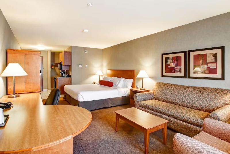 Люкс Кровать Кинг, Ramada By Wyndham Ponoka