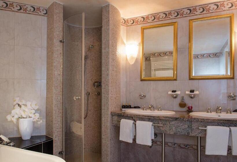Полулюкс, Victor S Residenz Hotel Schloss Berg
