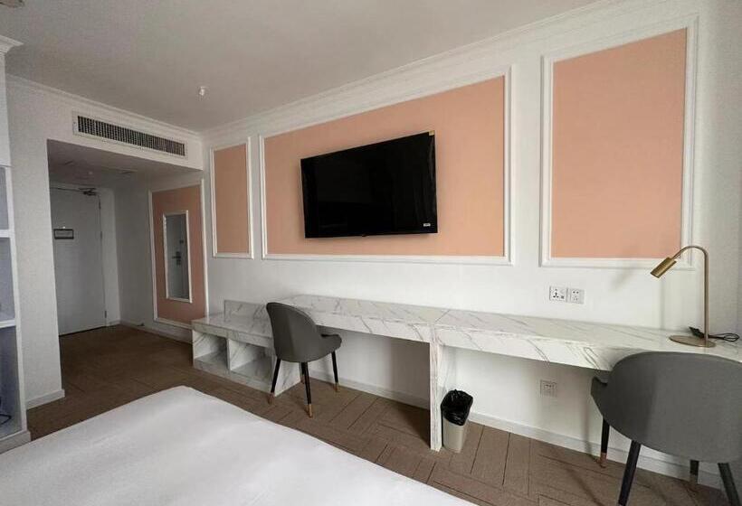 Quarto Deluxe, Magnificent International