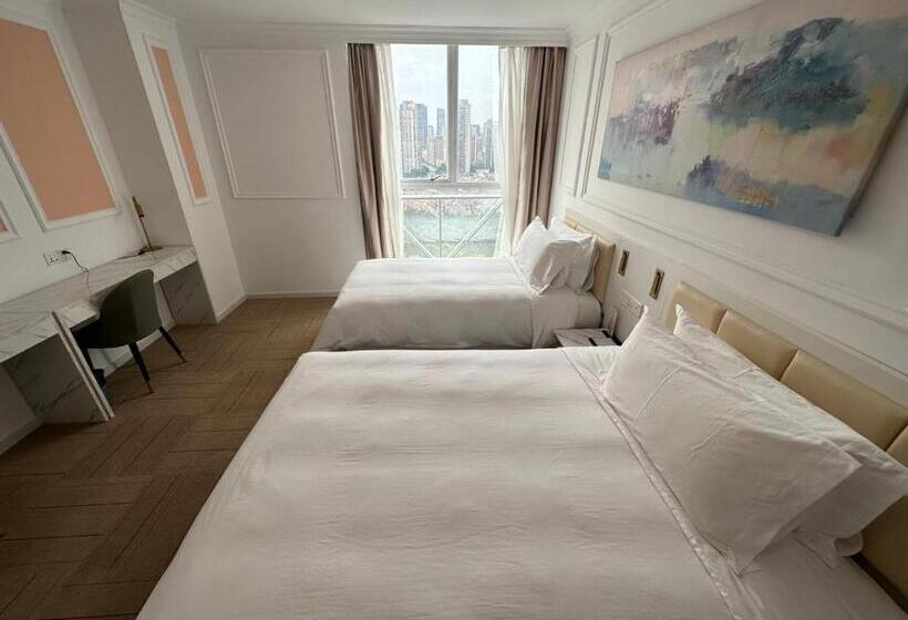 Quarto Familiar Deluxe, Magnificent International