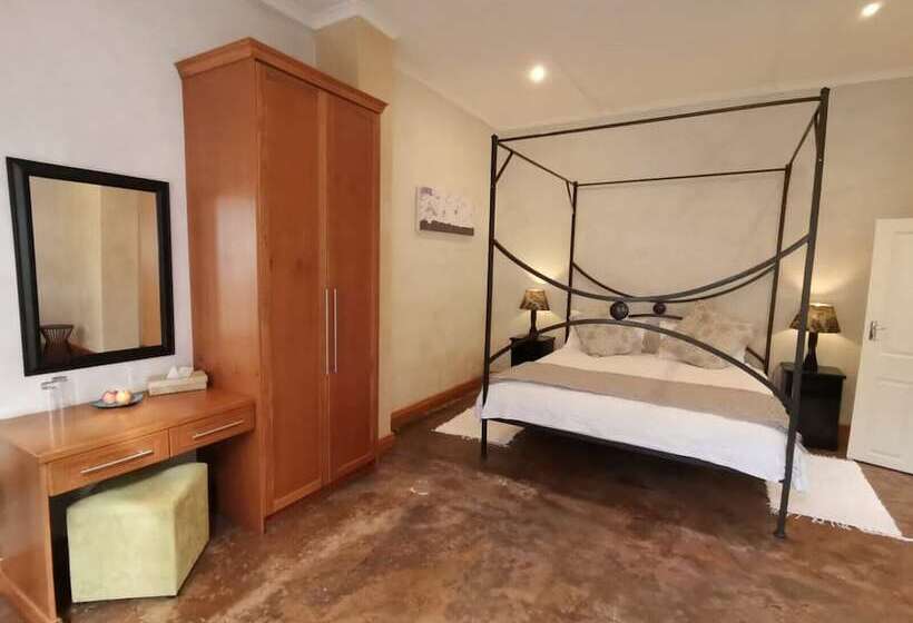 Люкс, Mimosa Lodge