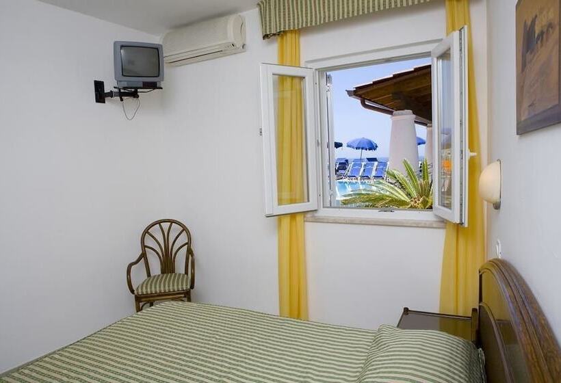 חדר סטנדרט לארבעה, Casthotels Tramonto D Oro Terme