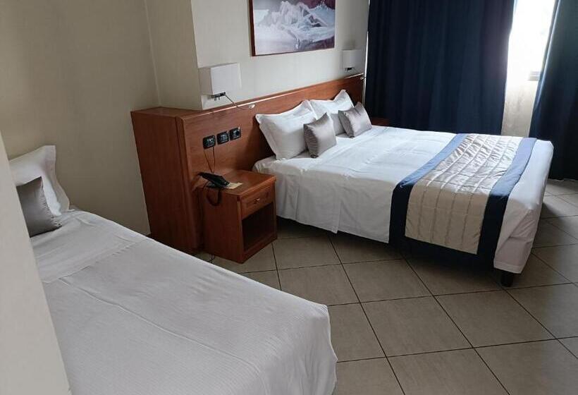 4인용 스탠다드 룸, Green Hotel Ninfa
