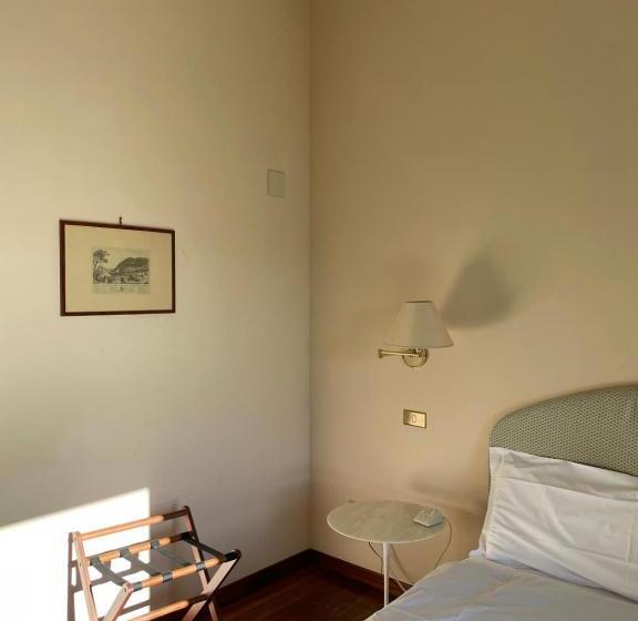 חדר סטנדרט, Gattapone