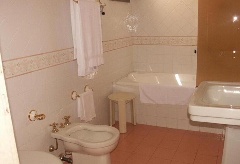 חדר סופריור, Gattapone