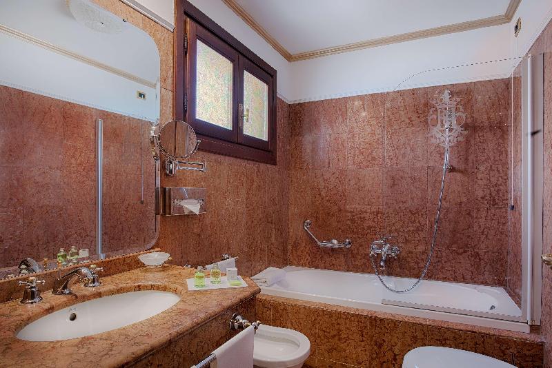 اتاق استاندارد, NH Venezia Santa Lucia