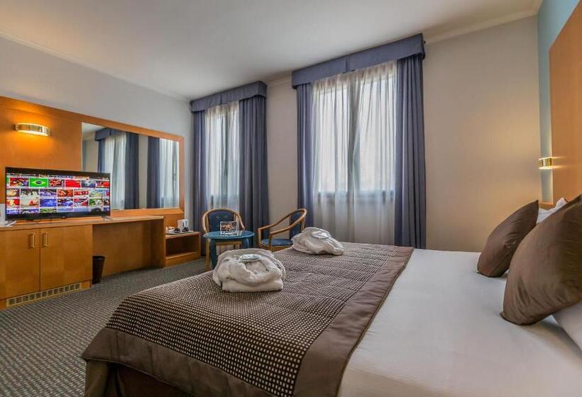 Полулюкс, Unaway Hotel Occhiobello