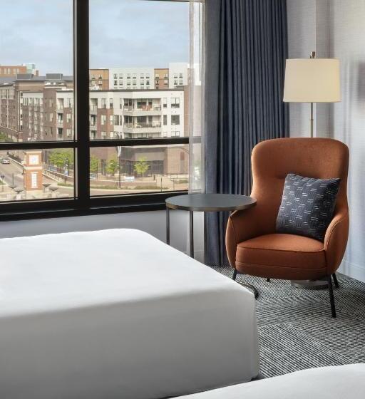 Номер Стандарт, Hyatt Regency Coralville