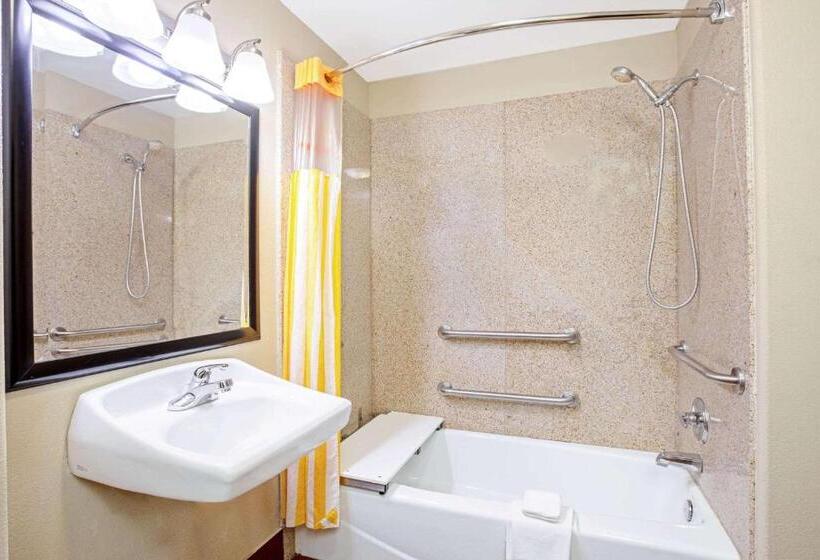 סוויטה מותאמת לאדם עם מוגבלויות, La Quinta By Wyndham Corpus Christi Airport