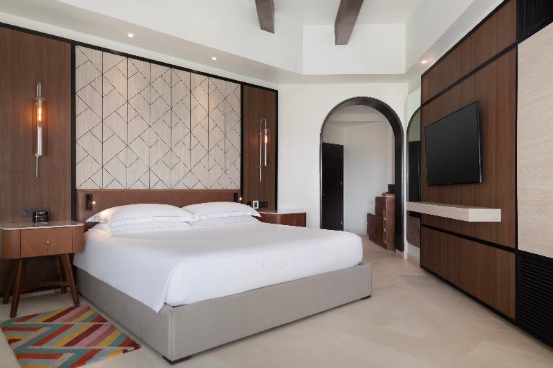 سوییت جونیور با چشم‌انداز دریا, Hilton Playa Del Carmen, An All Inclusive Adult Only Resort