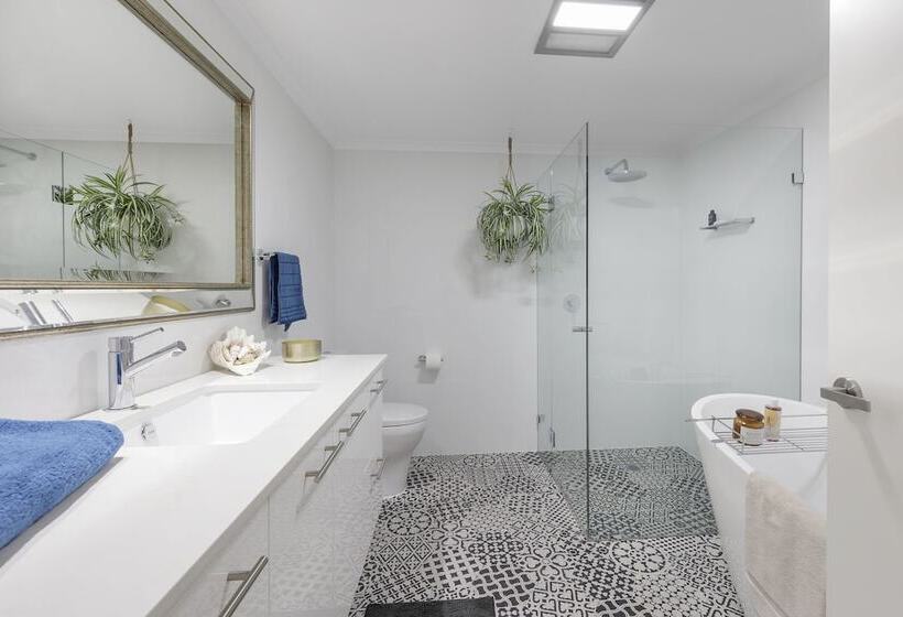 Апартаменты Deluxe 3 Спальни, Ramada Resort By Wyndham Shoal Bay