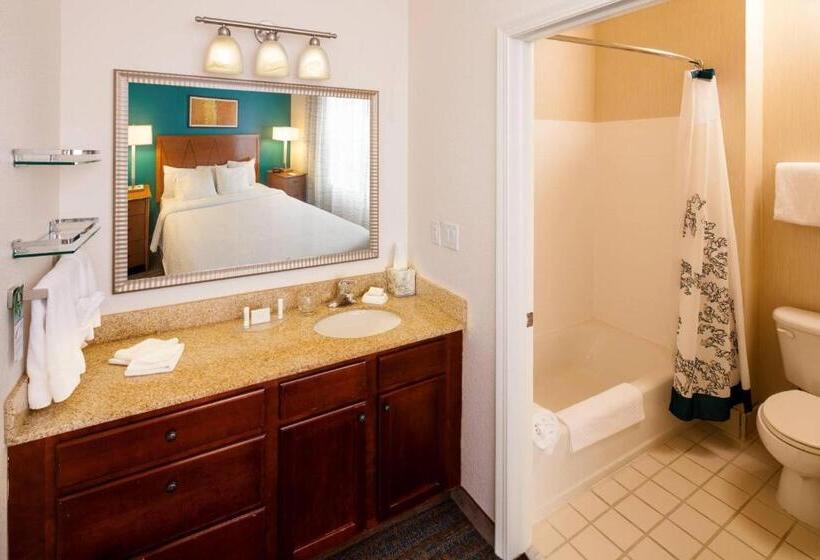 Люкс Deluxe Кровать Кинг, Residence Inn By Marriott Wichita East At Plazzio