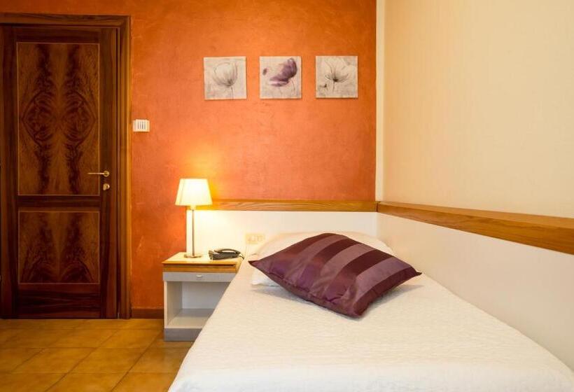 اتاق استاندارد یک نفره, Roma