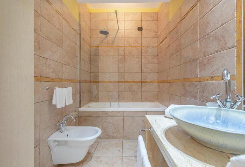 اتاق استاندارد با چشم‌انداز استخر, Villa Zina Family Resort