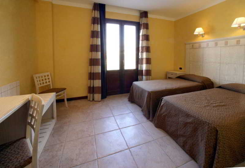 اتاق استاندارد سه نفره, Villa Zina Family Resort