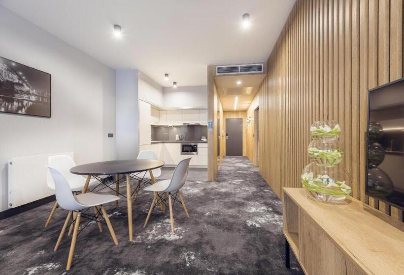 سوییت جونیور, Mamaison Residence Diana