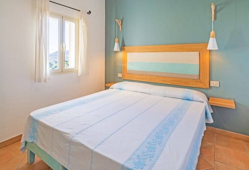 带2个卧室带海景的公寓, Residence Hotel Lu Nibareddu