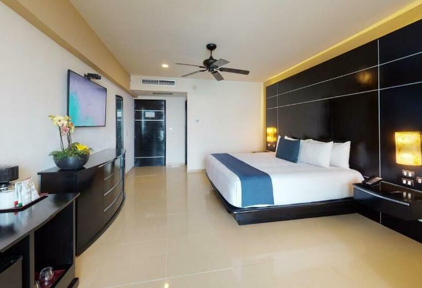 חדר דלוקס עם מיטת קינג, Seadust Cancun Family Resort  All Inclusive