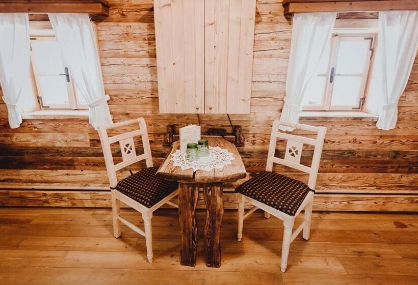 Номер Deluxe, Roanwirt